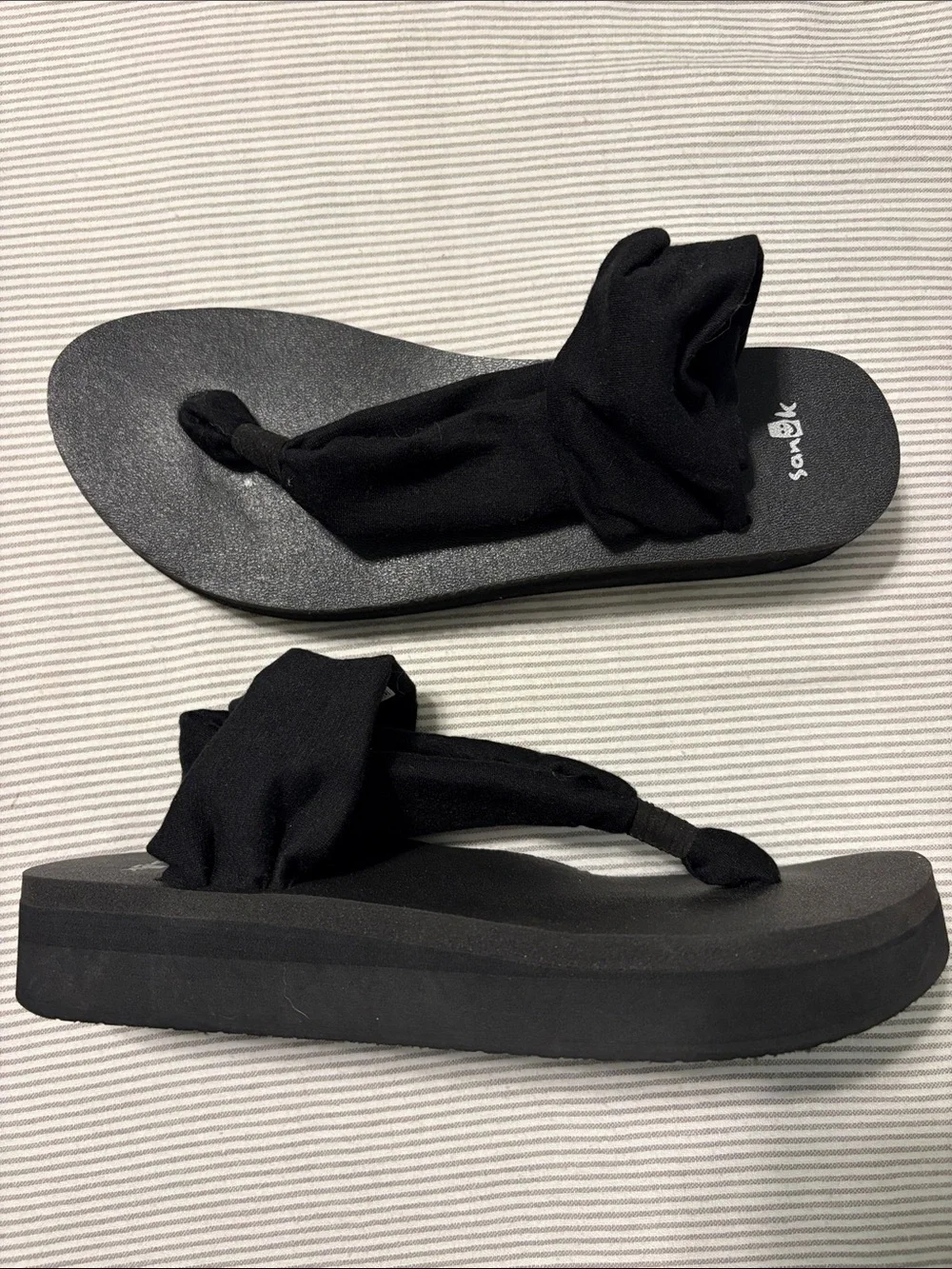 Sanuk Yoga Sling 2 Black Fabric Sandals Size 9 Comfort Platform Flip Flops